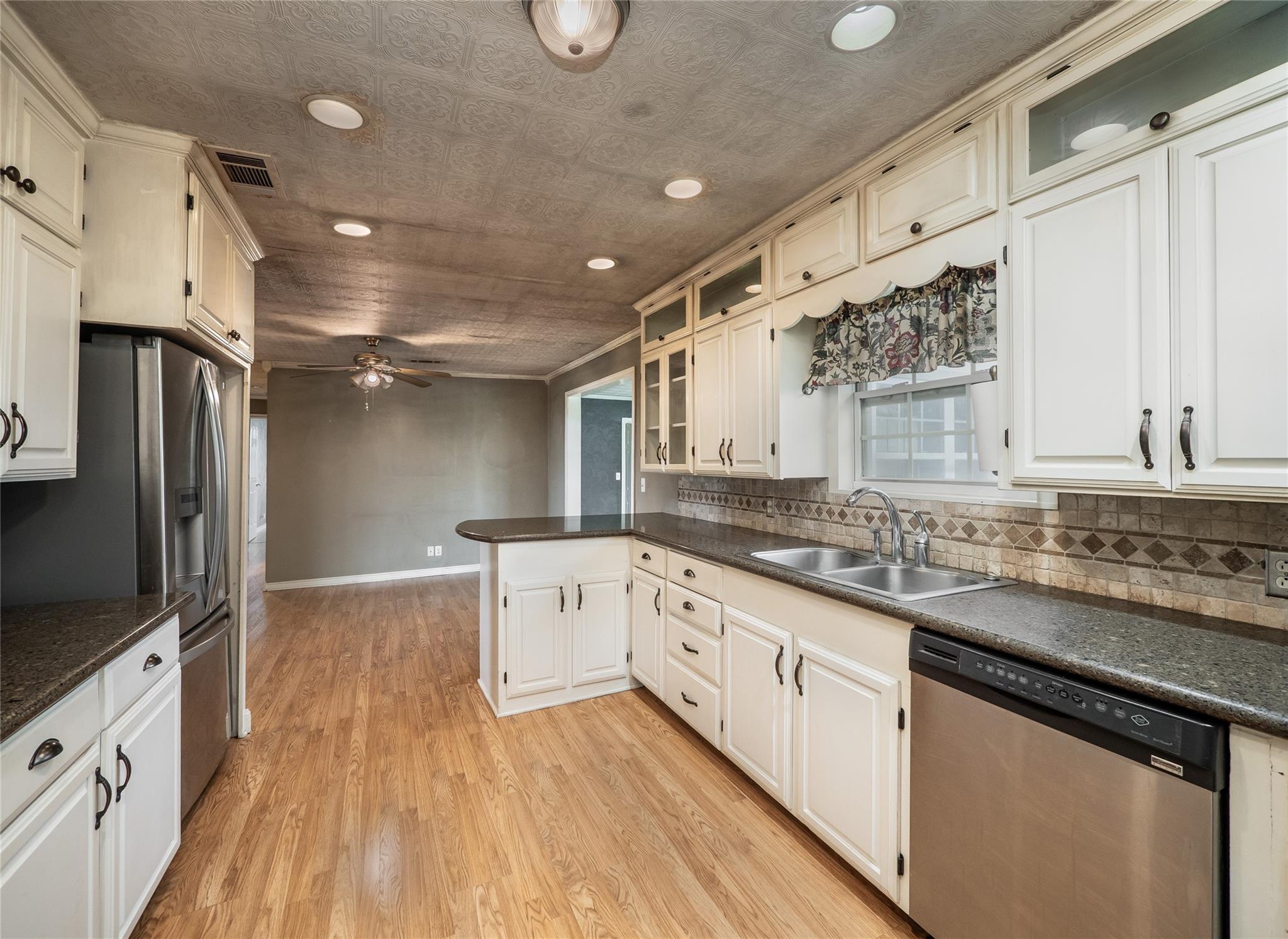 1350 County Road 414, Jonesboro, TX 76538