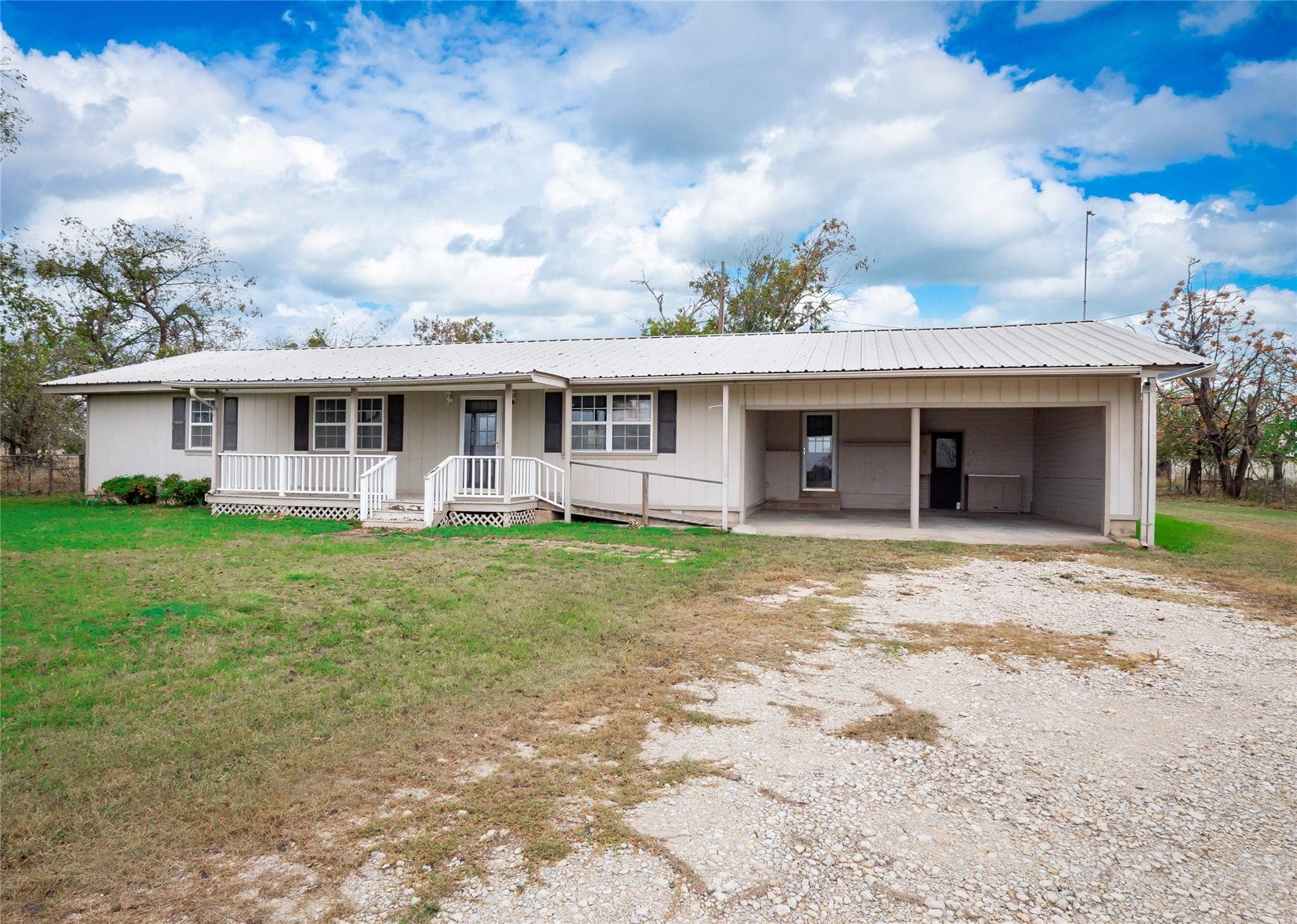 1350 County Road 414, Jonesboro, TX 76538