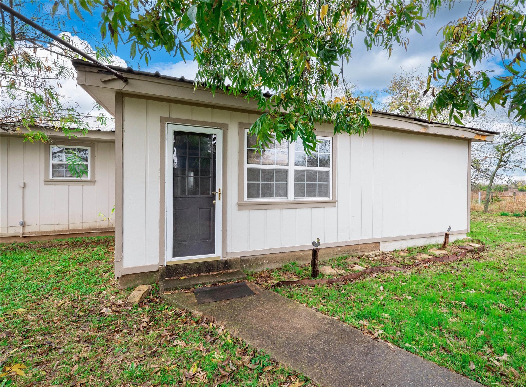 1350 County Road 414, Jonesboro, TX 76538