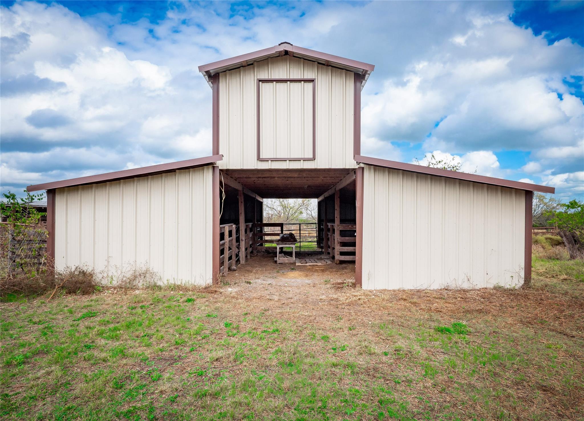 1350 County Road 414, Jonesboro, TX 76538