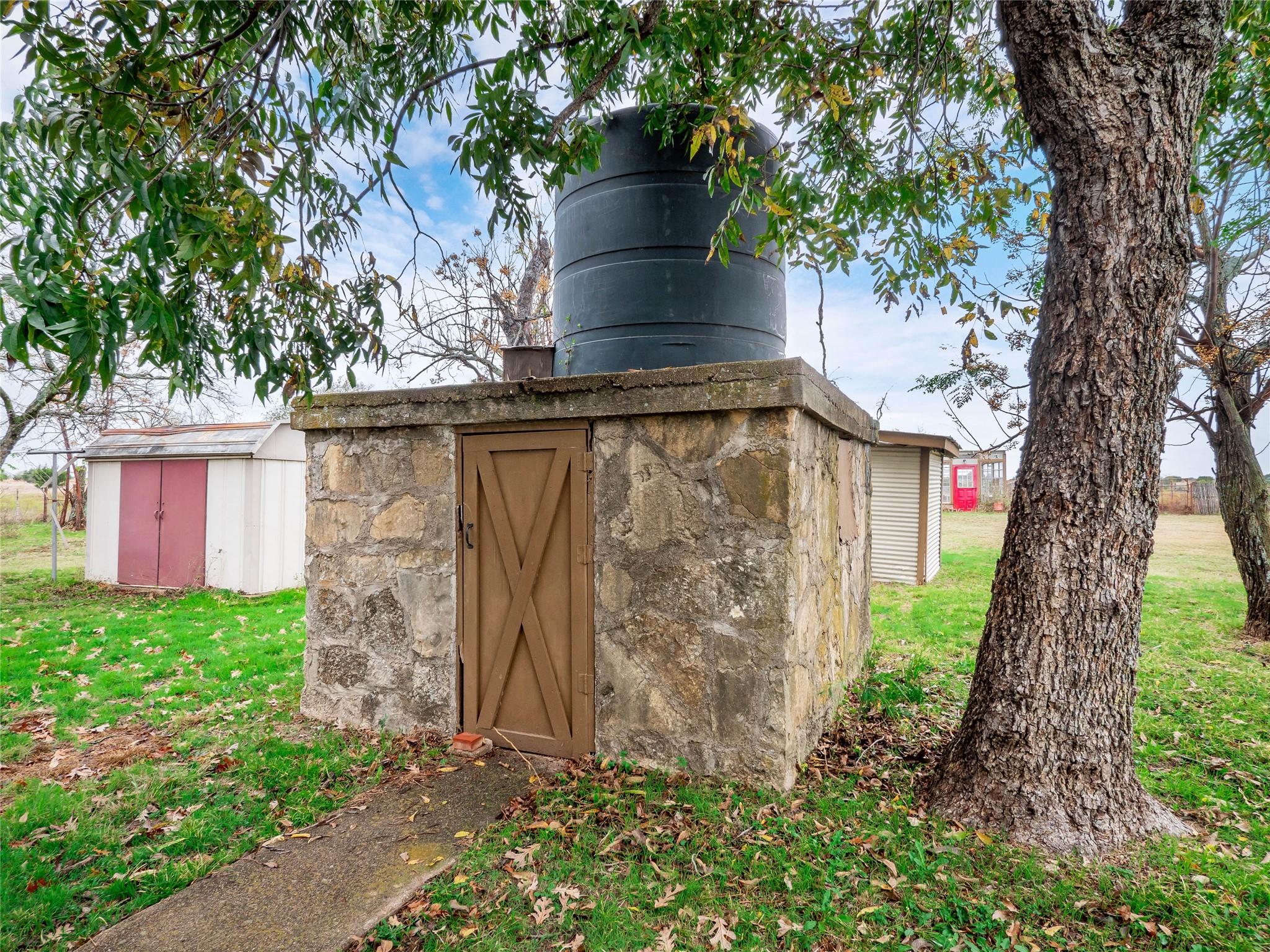 1350 County Road 414, Jonesboro, TX 76538