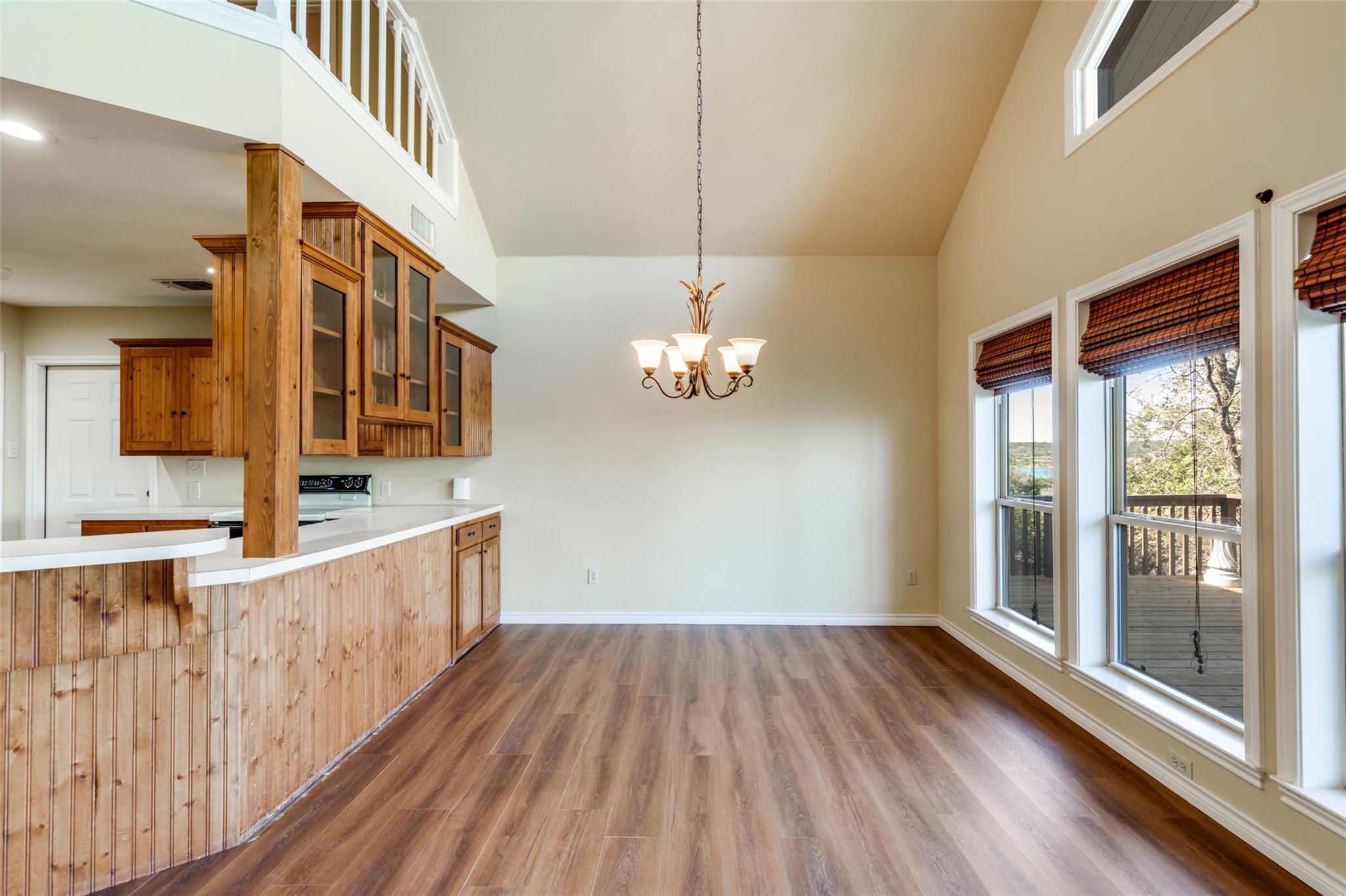 106 Redbud Dr, Spicewood, TX 78669