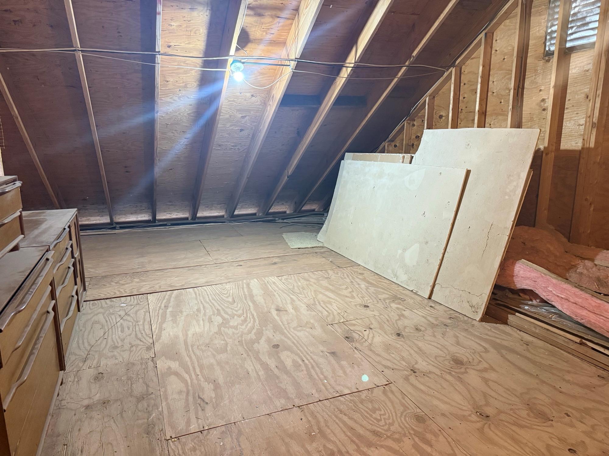 106 Redbud Dr, Spicewood, TX 78669