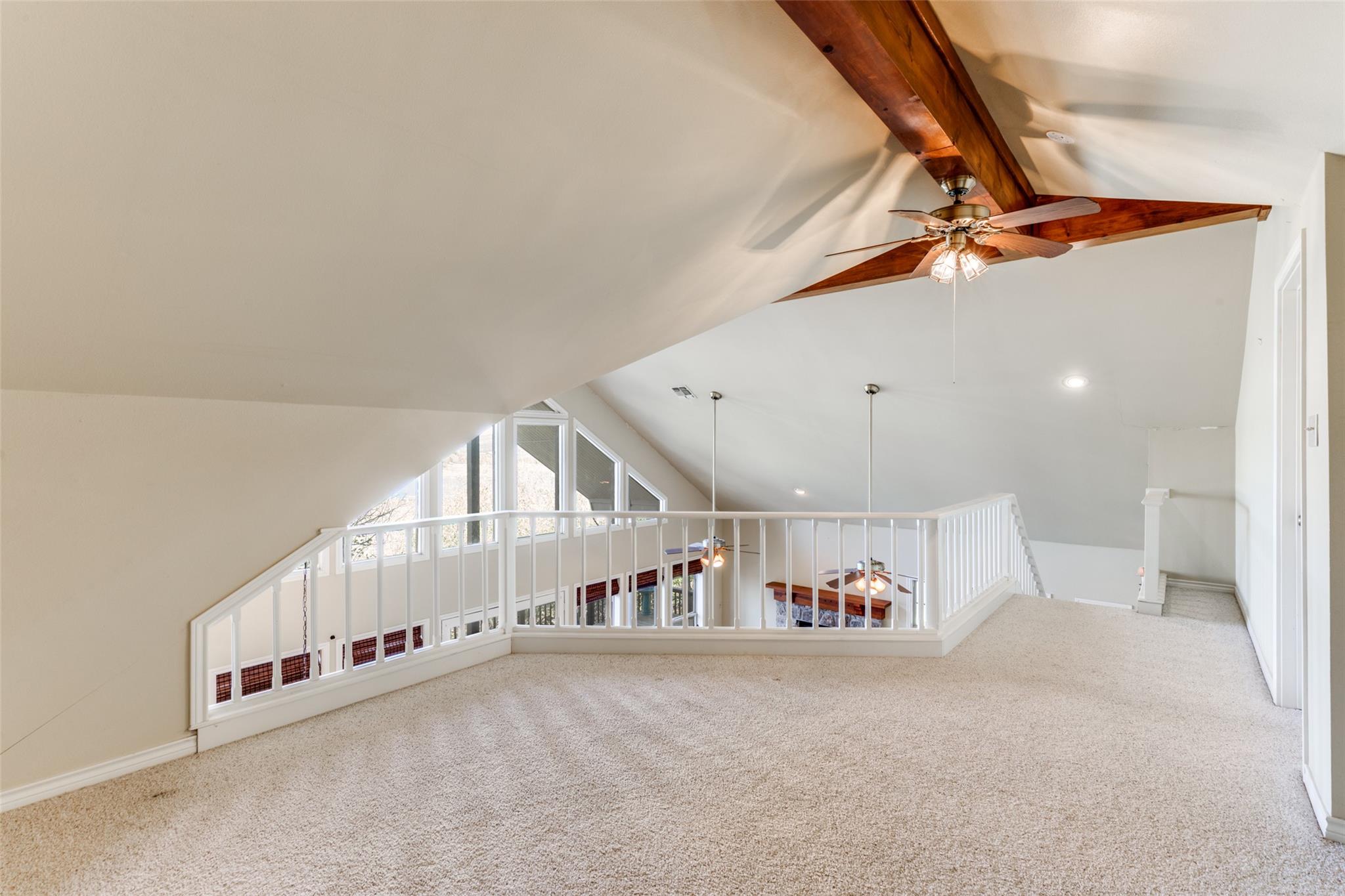 106 Redbud Dr, Spicewood, TX 78669