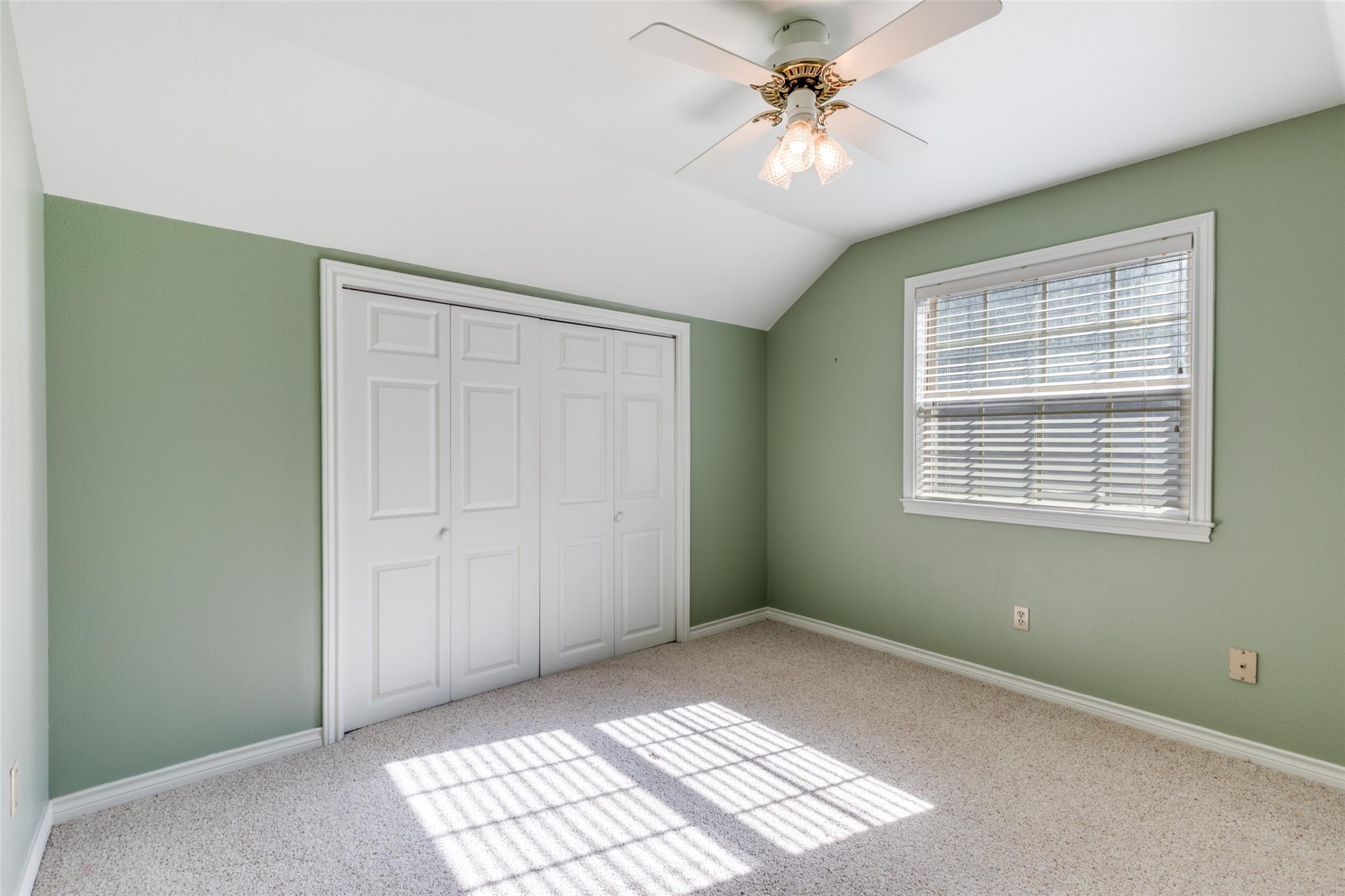 106 Redbud Dr, Spicewood, TX 78669