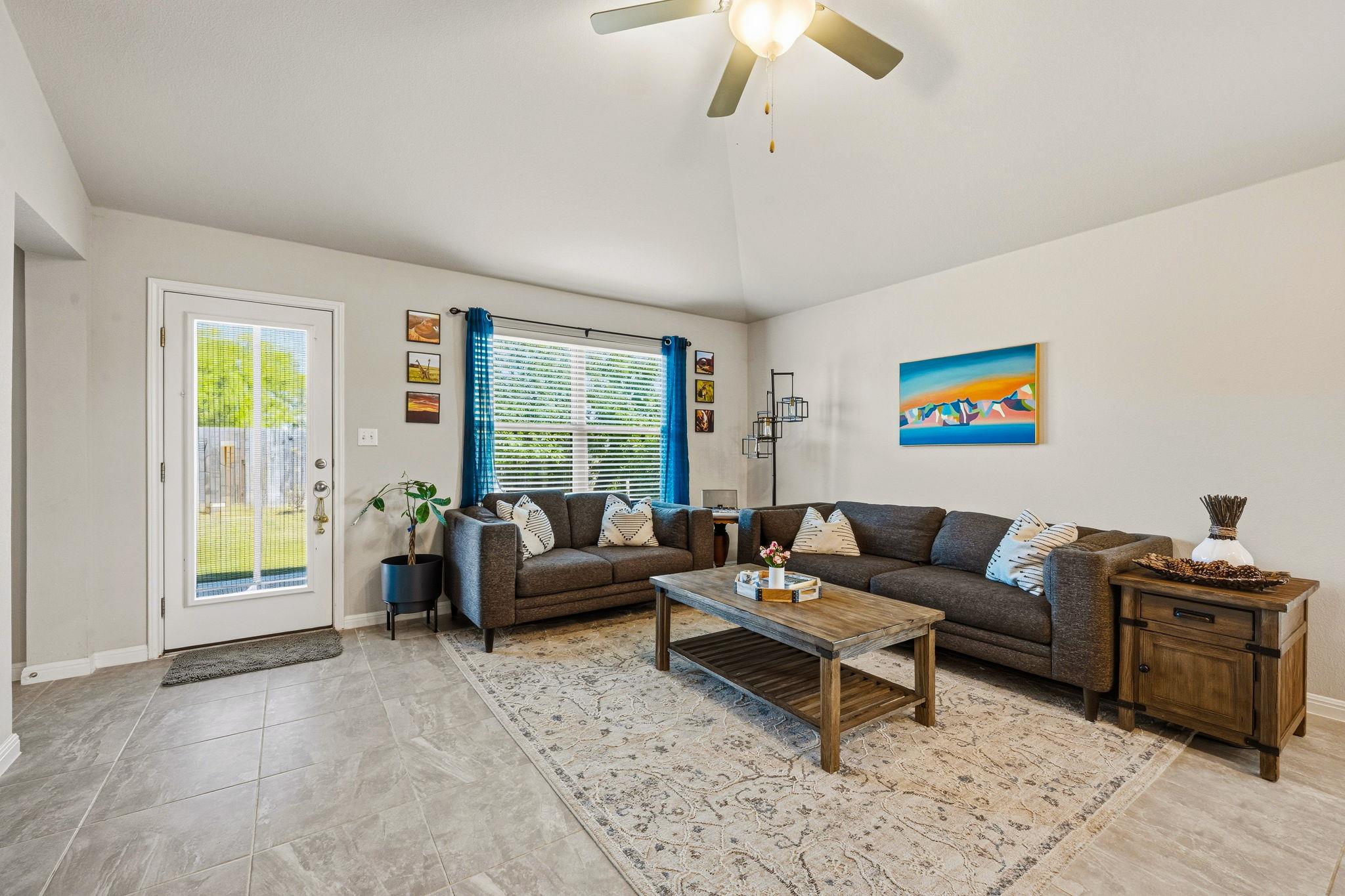 125 Night Sky Dr, Kyle, TX 78640