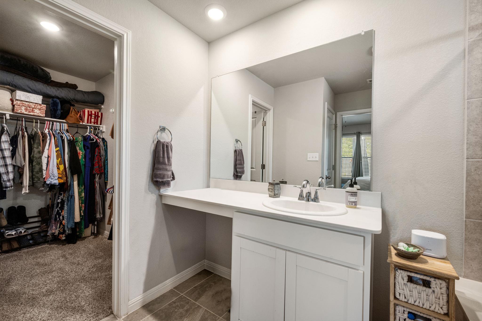 125 Night Sky Dr, Kyle, TX 78640