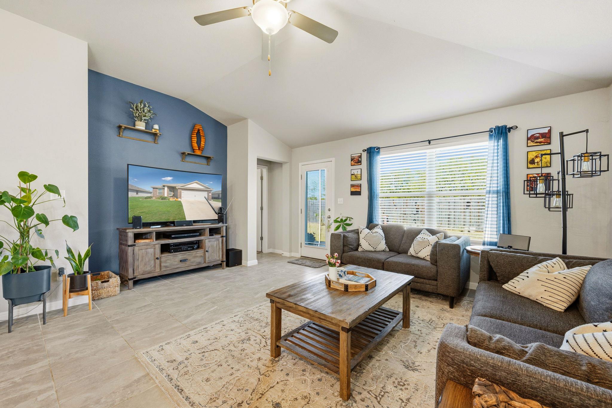 125 Night Sky Dr, Kyle, TX 78640