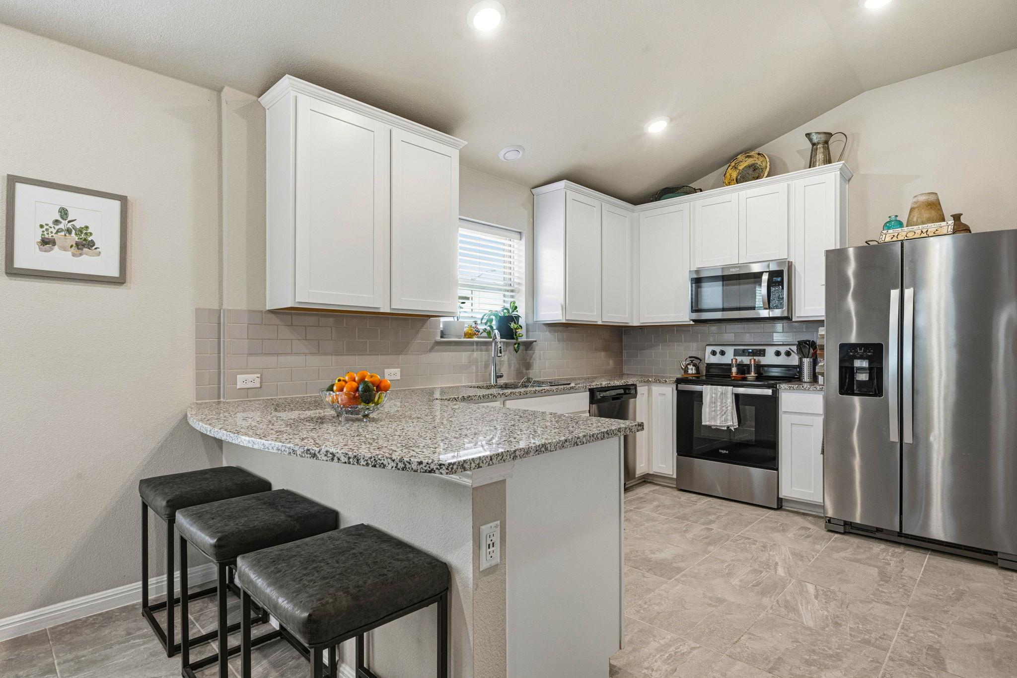 125 Night Sky Dr, Kyle, TX 78640