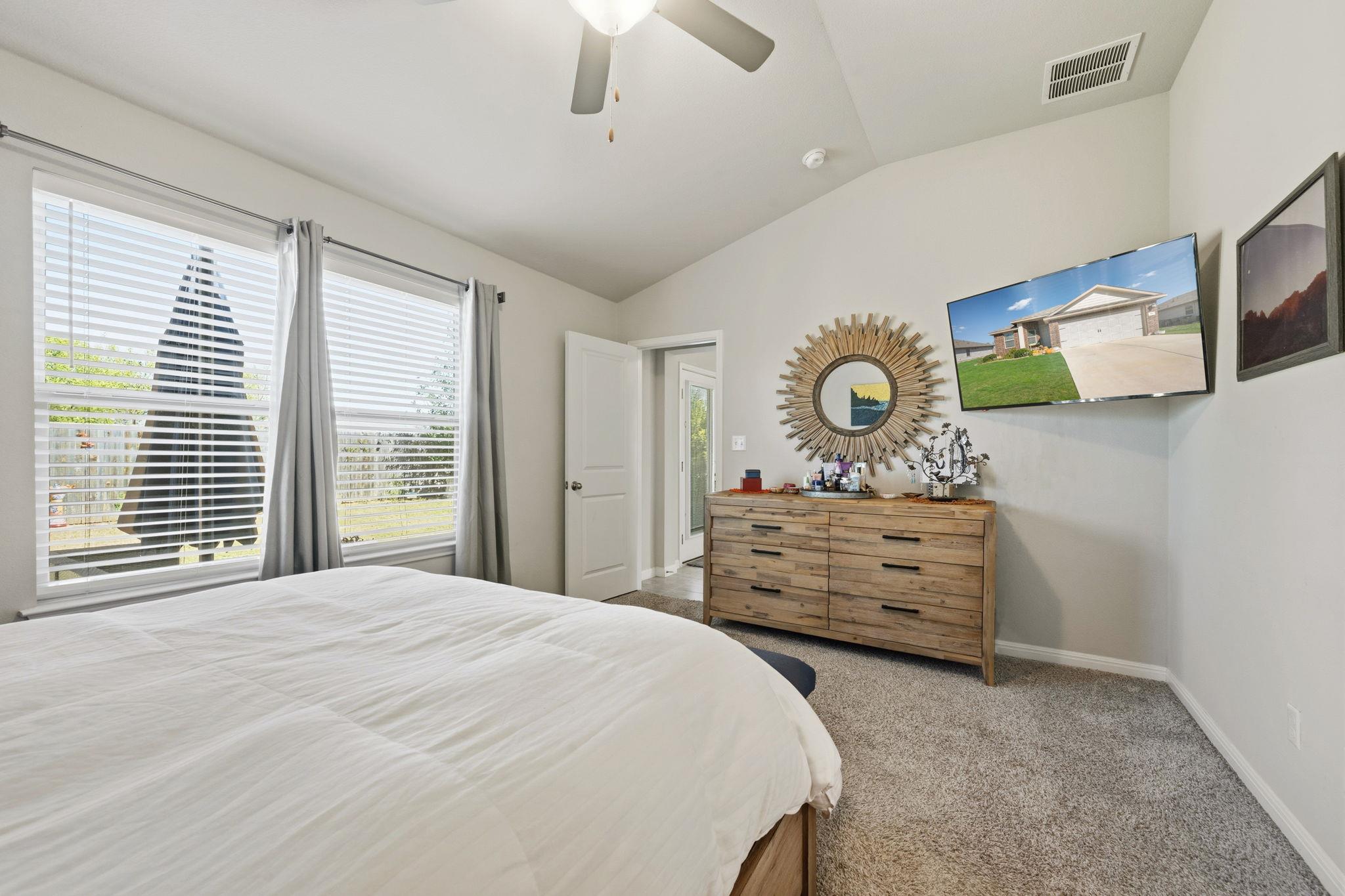 125 Night Sky Dr, Kyle, TX 78640