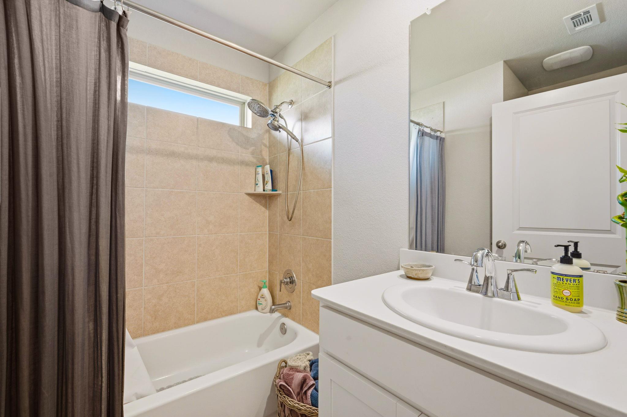 125 Night Sky Dr, Kyle, TX 78640