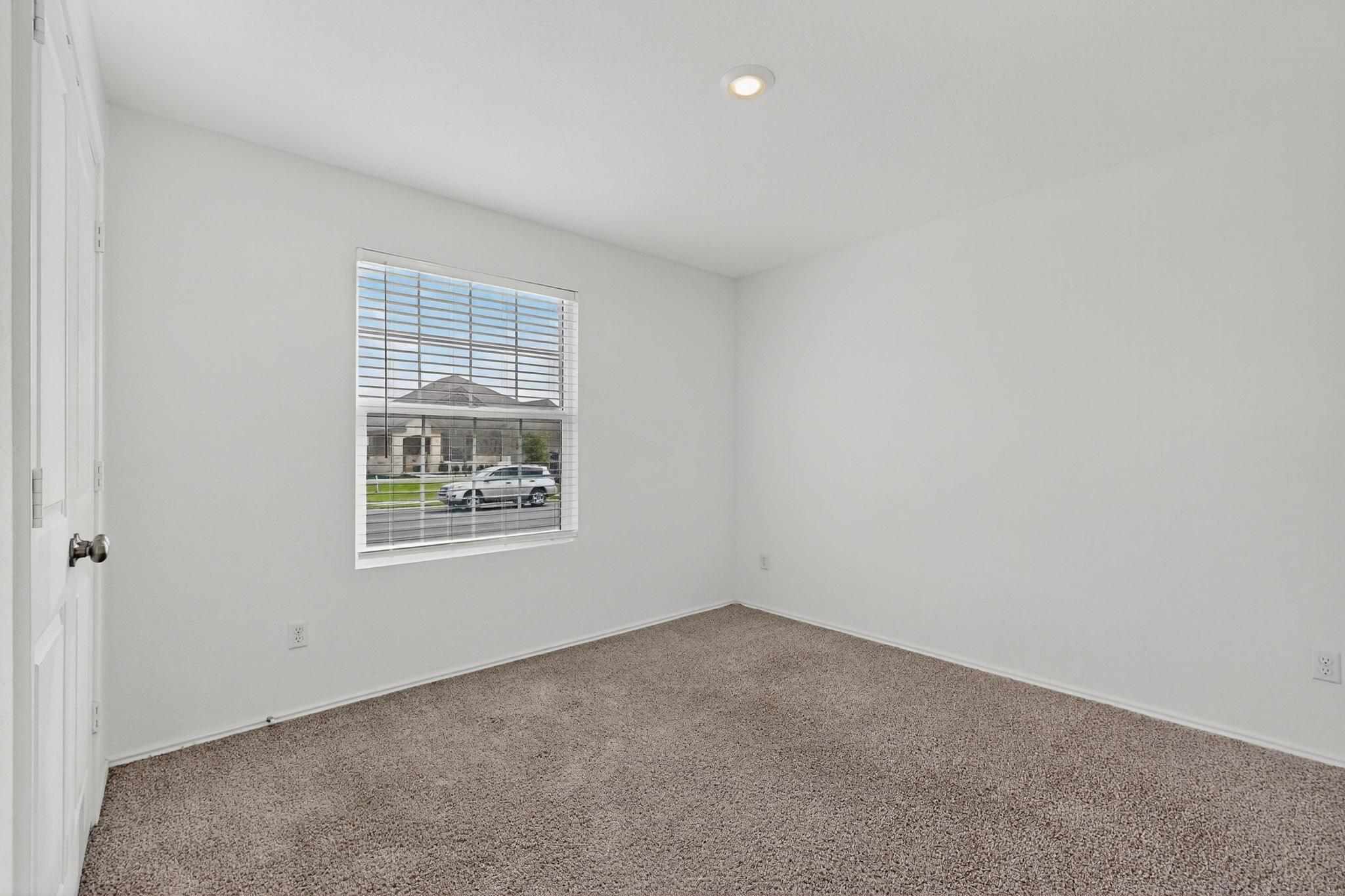 107 Bear Oak St, Hutto, TX 78634