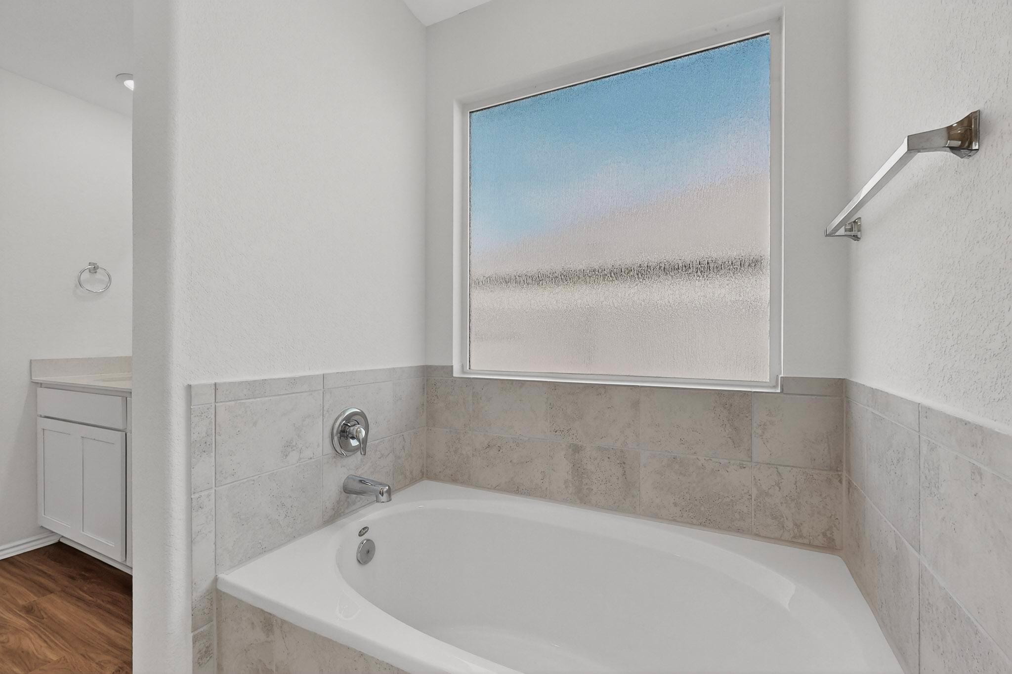 107 Bear Oak St, Hutto, TX 78634