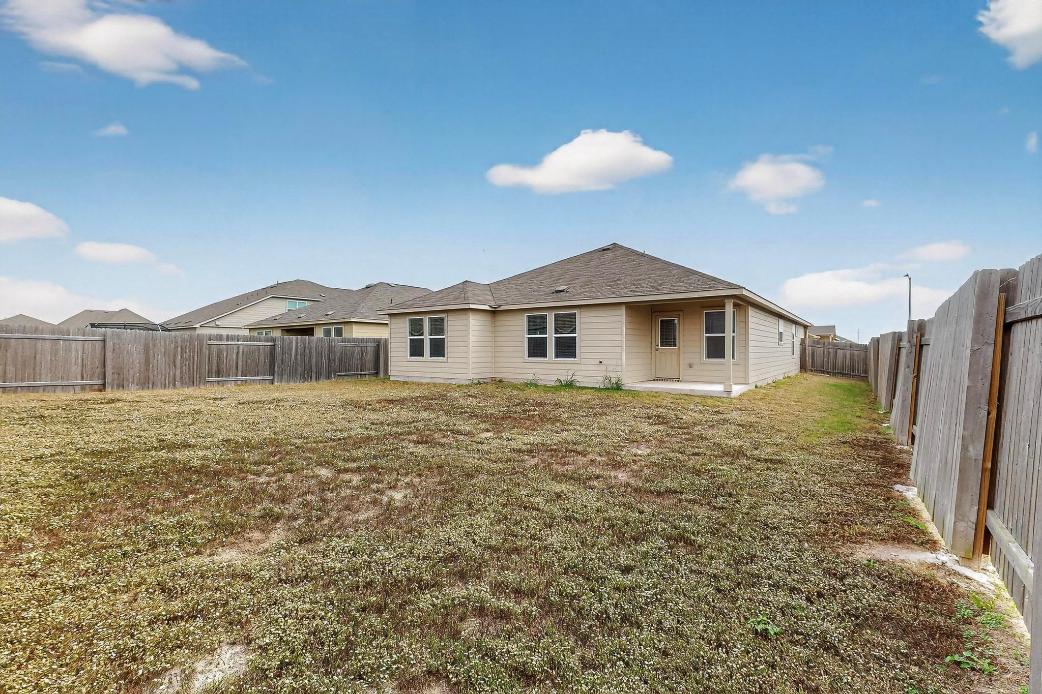 107 Bear Oak St, Hutto, TX 78634