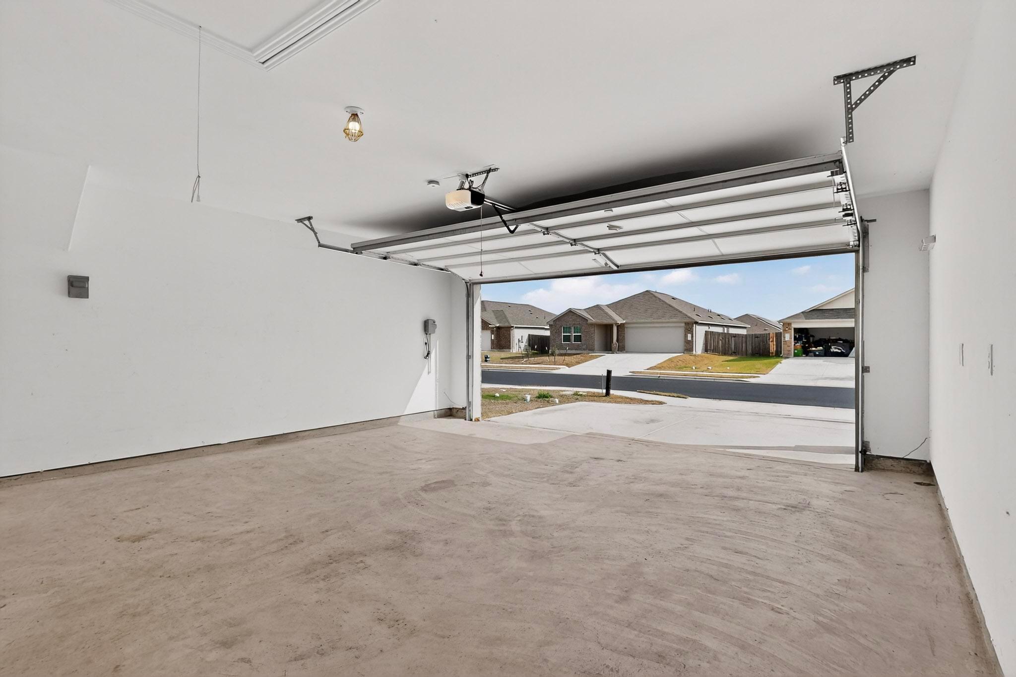 107 Bear Oak St, Hutto, TX 78634