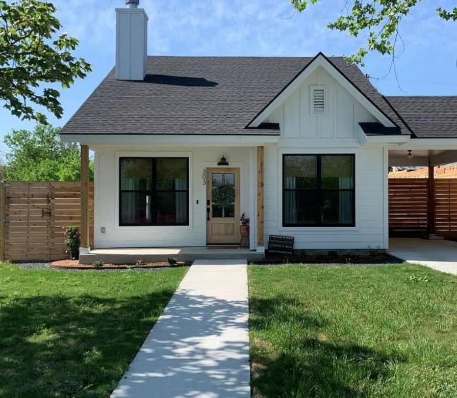 303 W Austin St, Kyle, TX 78640