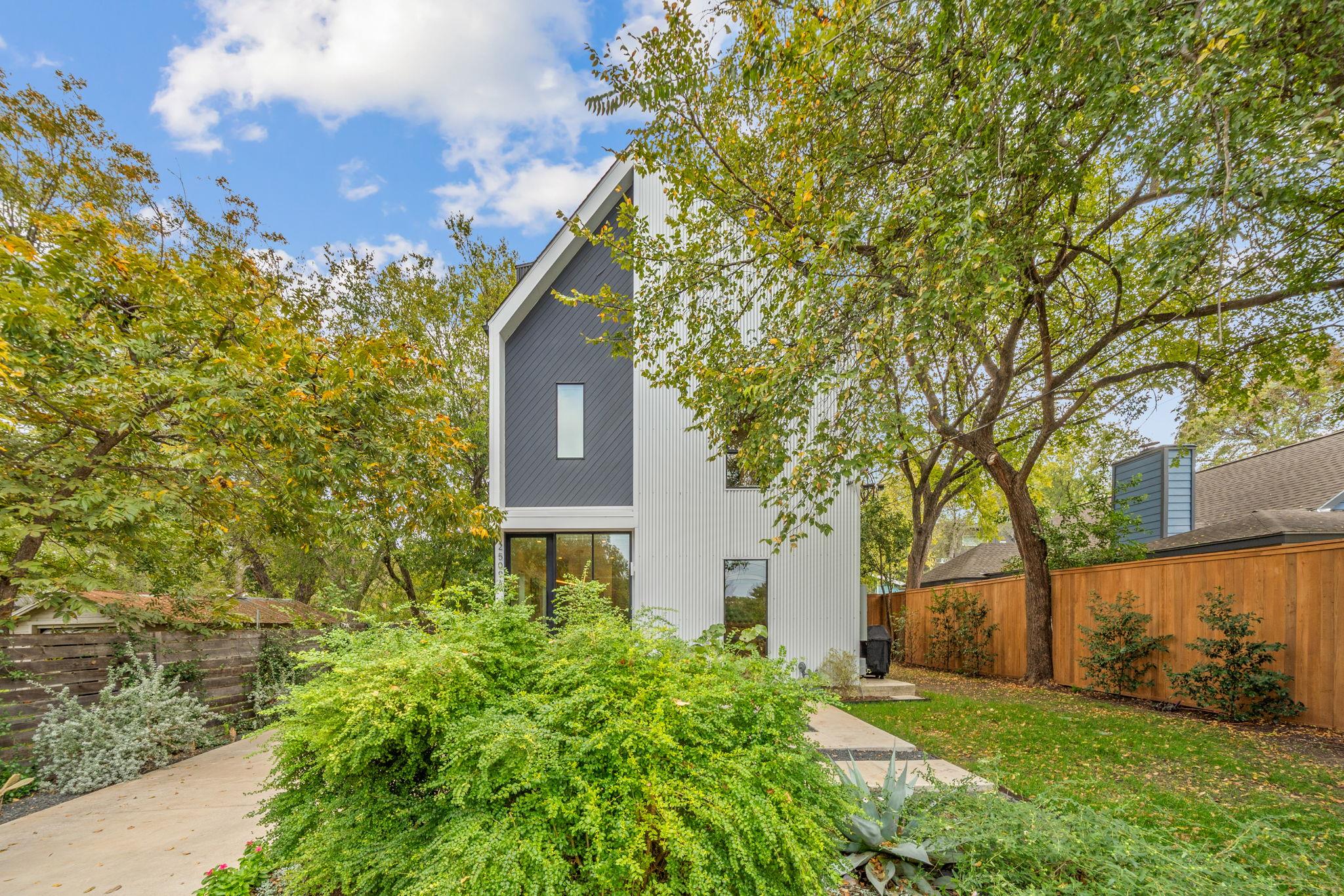 2509 Durwood St # A, Austin, TX 78704