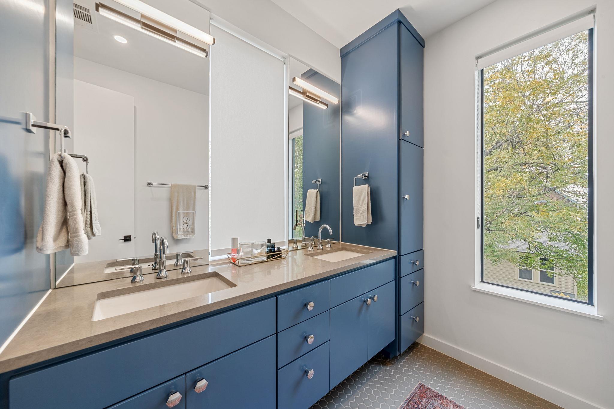 2509 Durwood St # A, Austin, TX 78704