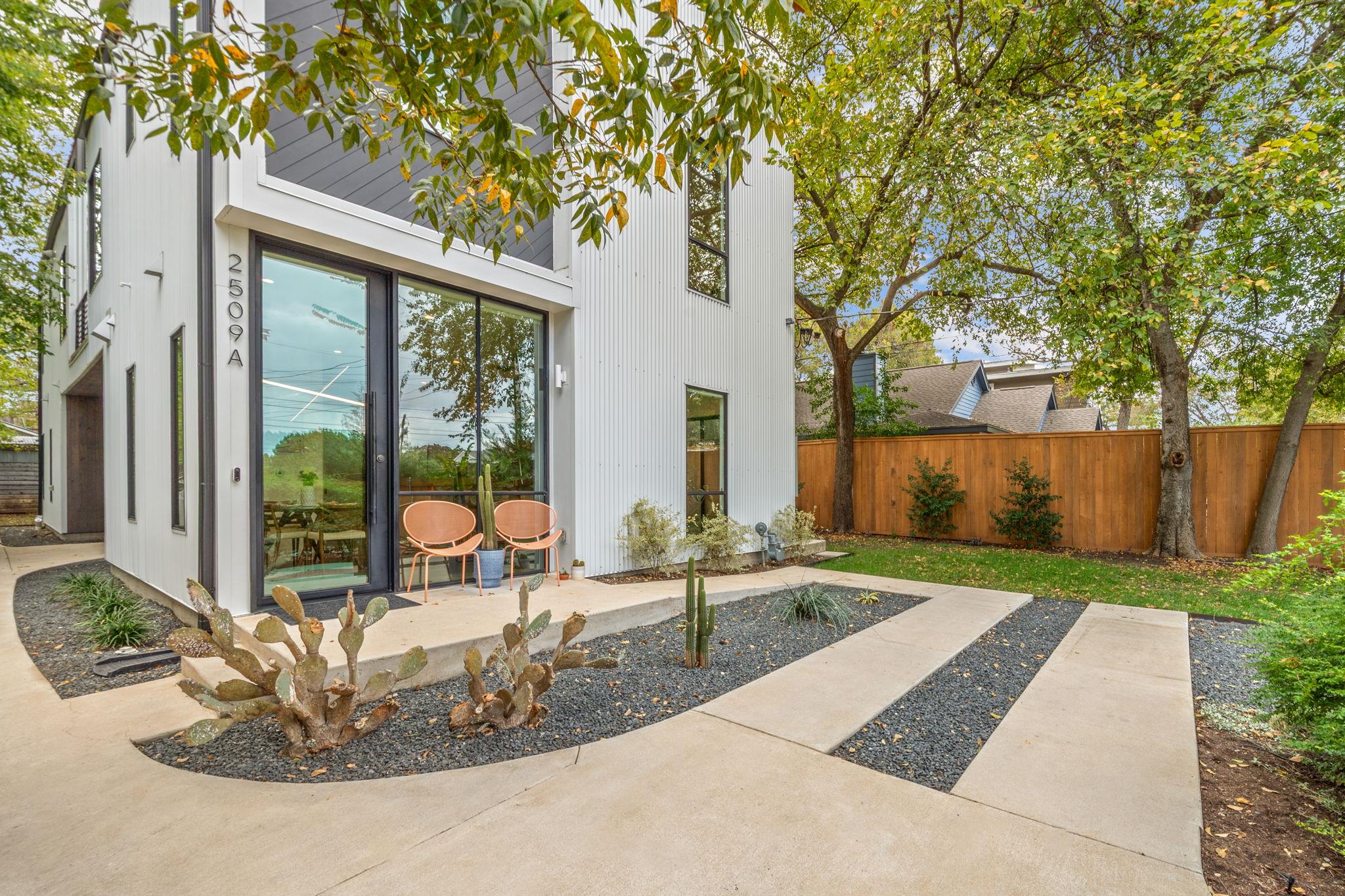 2509 Durwood St # A, Austin, TX 78704