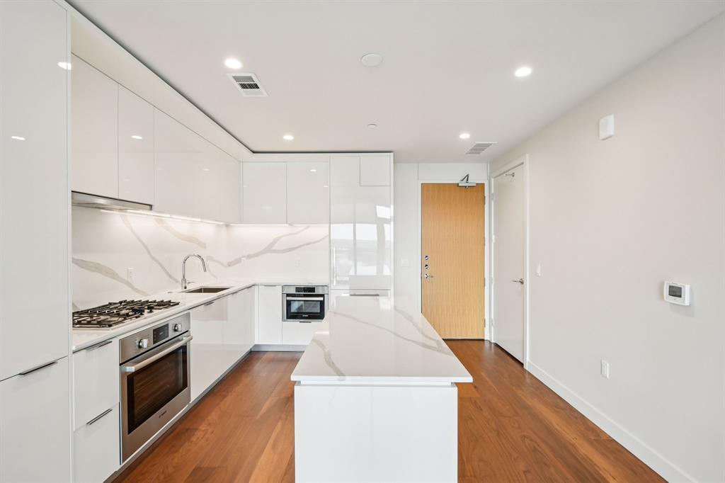 44 East Ave # 2304, Austin, TX 78701