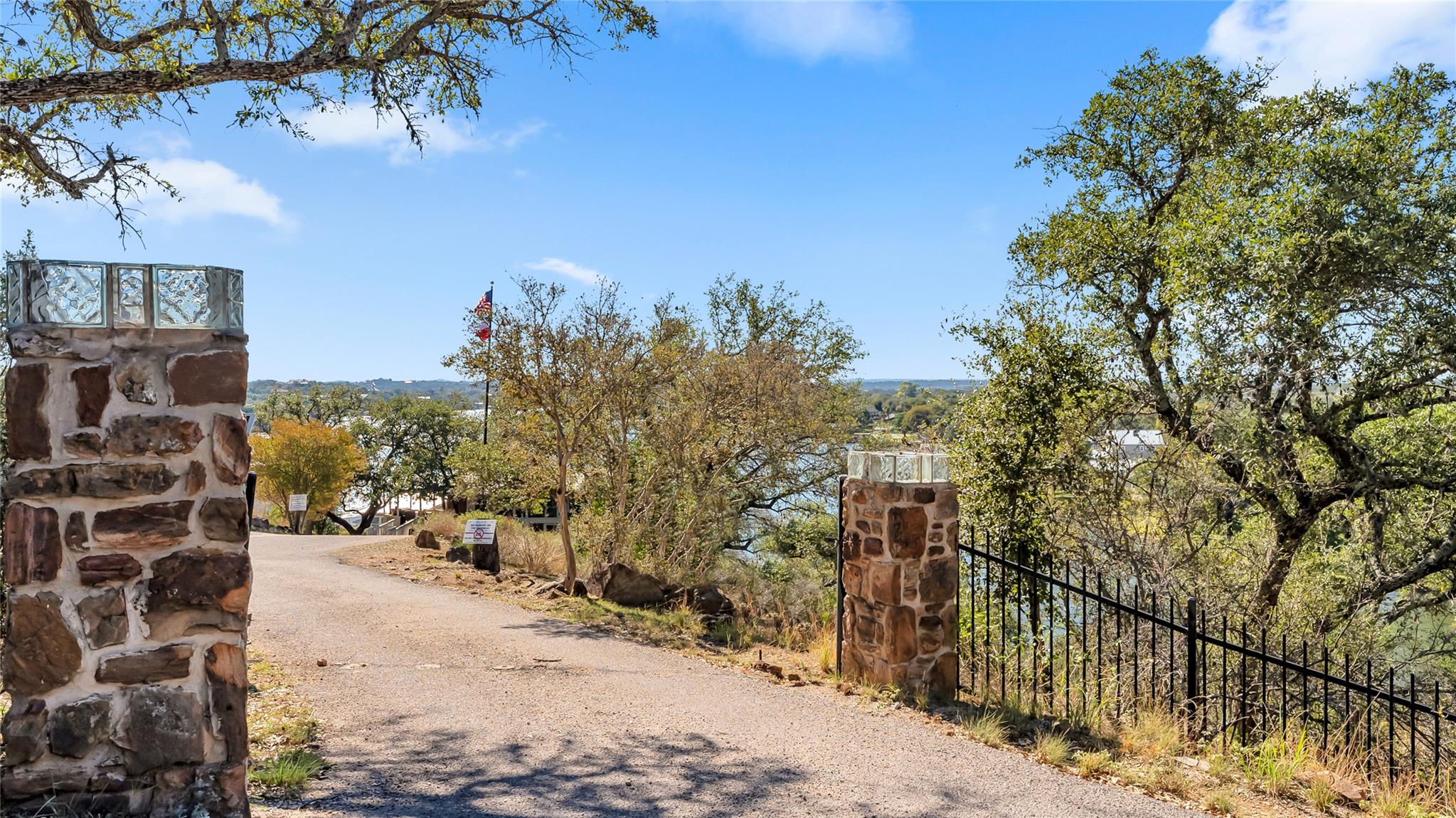 150 Skyline Dr, Sunrise Beach, TX 78643