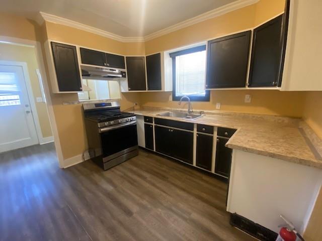 214 S Hackberry Ave, Luling, TX 78648