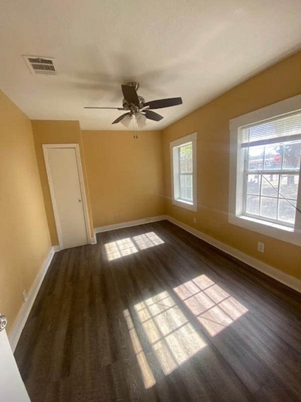 214 S Hackberry Ave, Luling, TX 78648