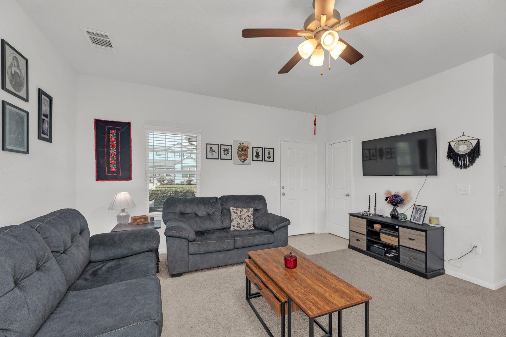 218 Oldbridge Dr, Hutto, TX 78634