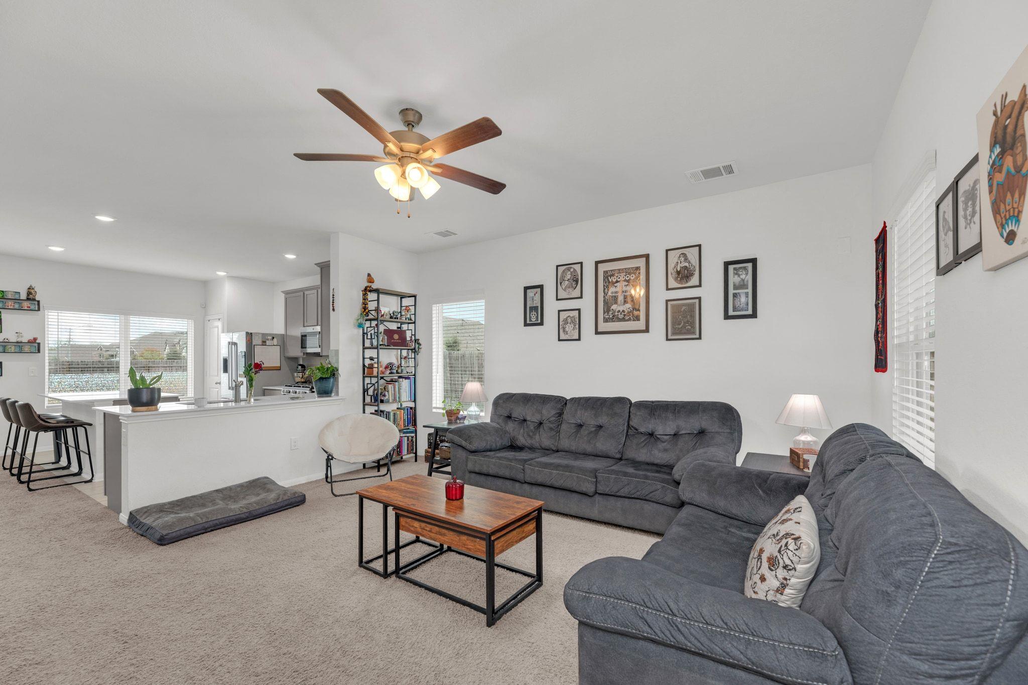 218 Oldbridge Dr, Hutto, TX 78634