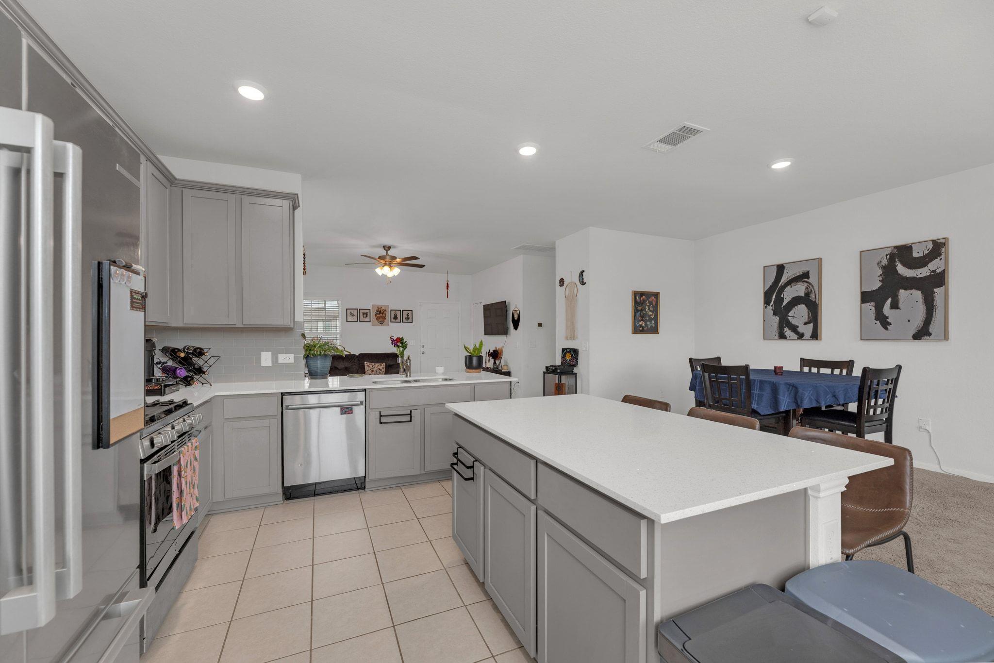 218 Oldbridge Dr, Hutto, TX 78634