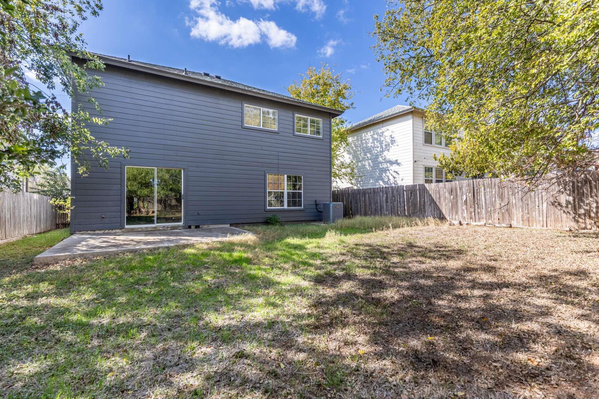 1422 Meadow Pkwy, San Marcos, TX 78666