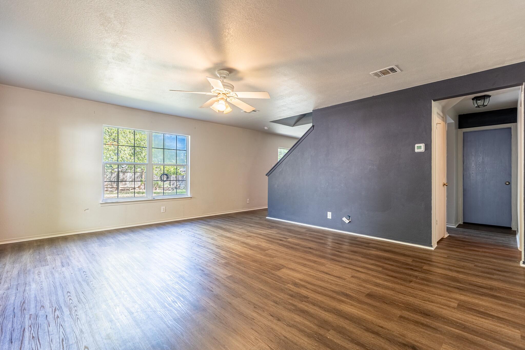 1422 Meadow Pkwy, San Marcos, TX 78666