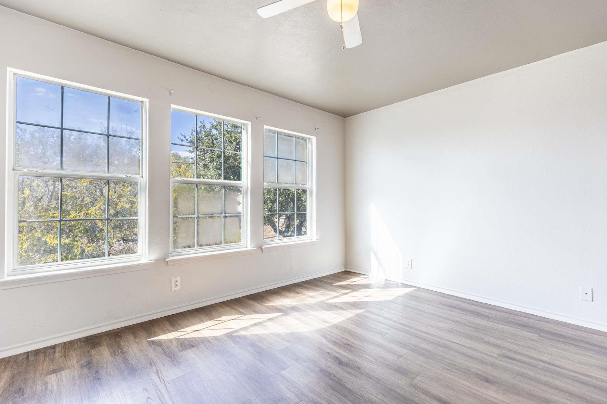 1422 Meadow Pkwy, San Marcos, TX 78666