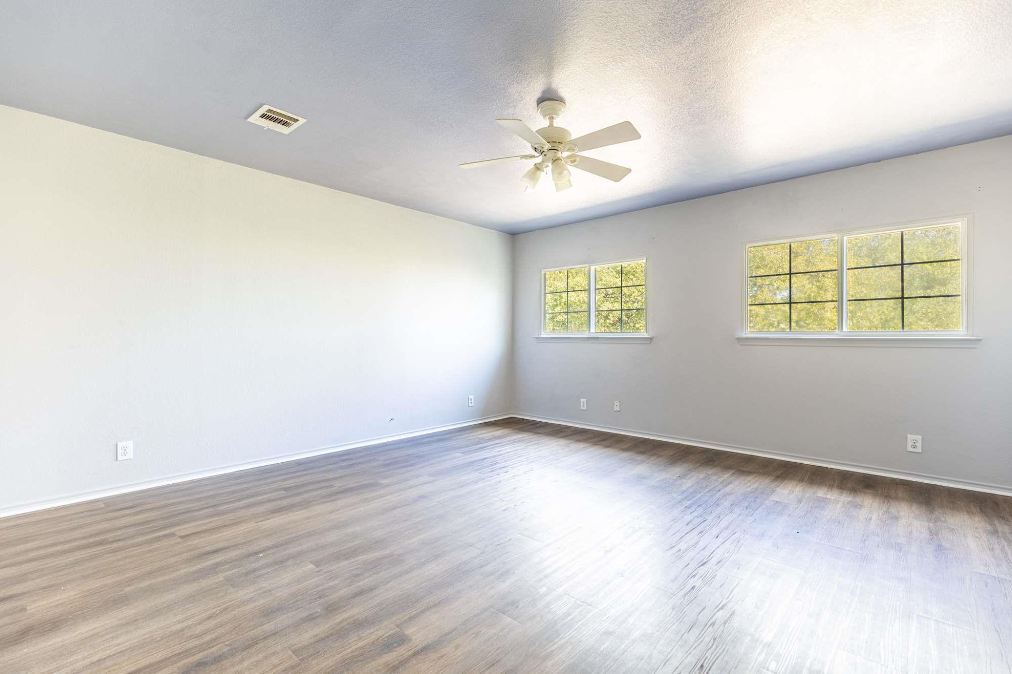 1422 Meadow Pkwy, San Marcos, TX 78666