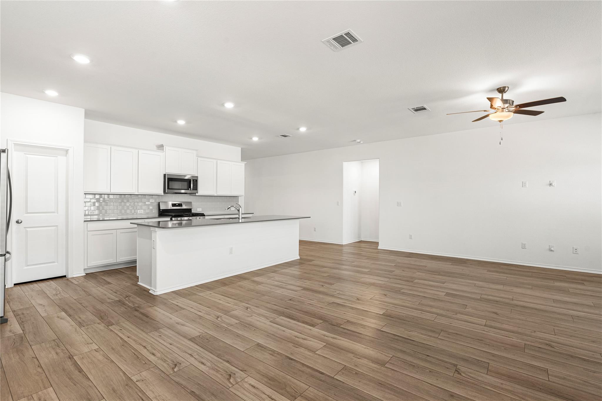 150 Santiago, Kyle, TX 78640