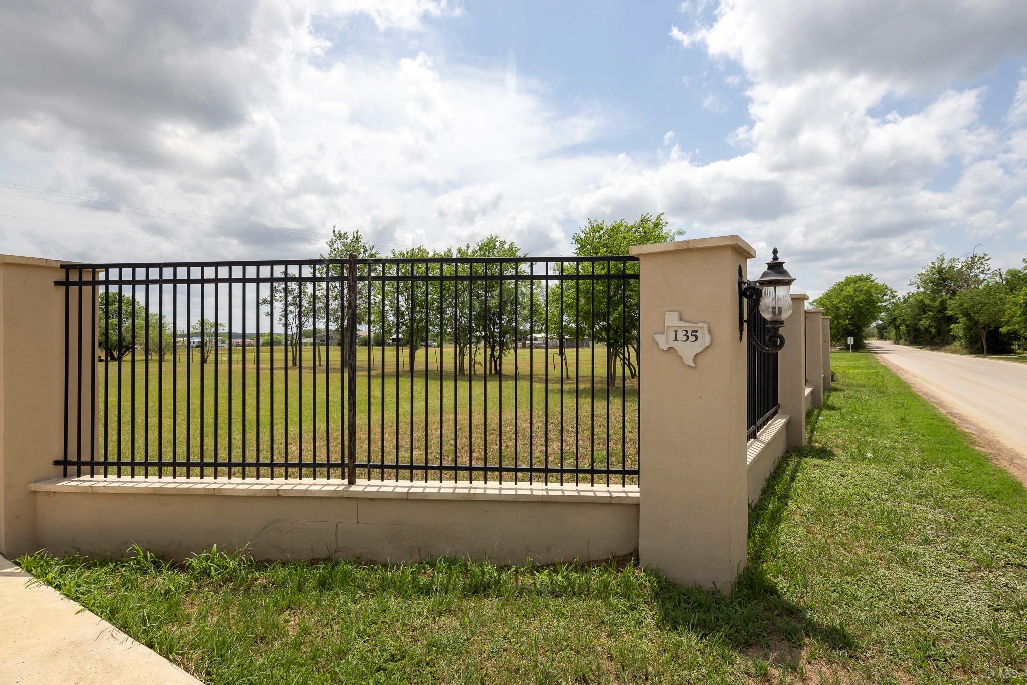 135 Wilbarger Bend Rd, Bastrop, TX 78602