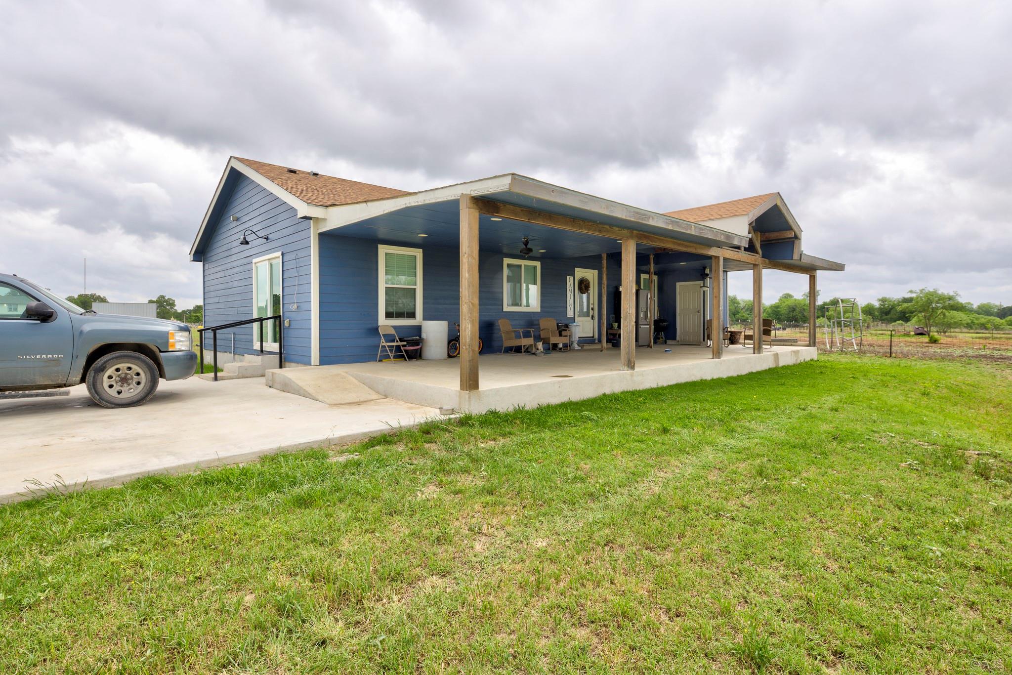 135 Wilbarger Bend Rd, Bastrop, TX 78602