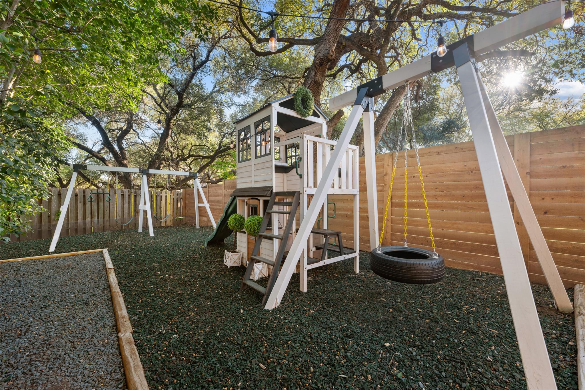 106 Sailmaster St, Lakeway, TX 78734