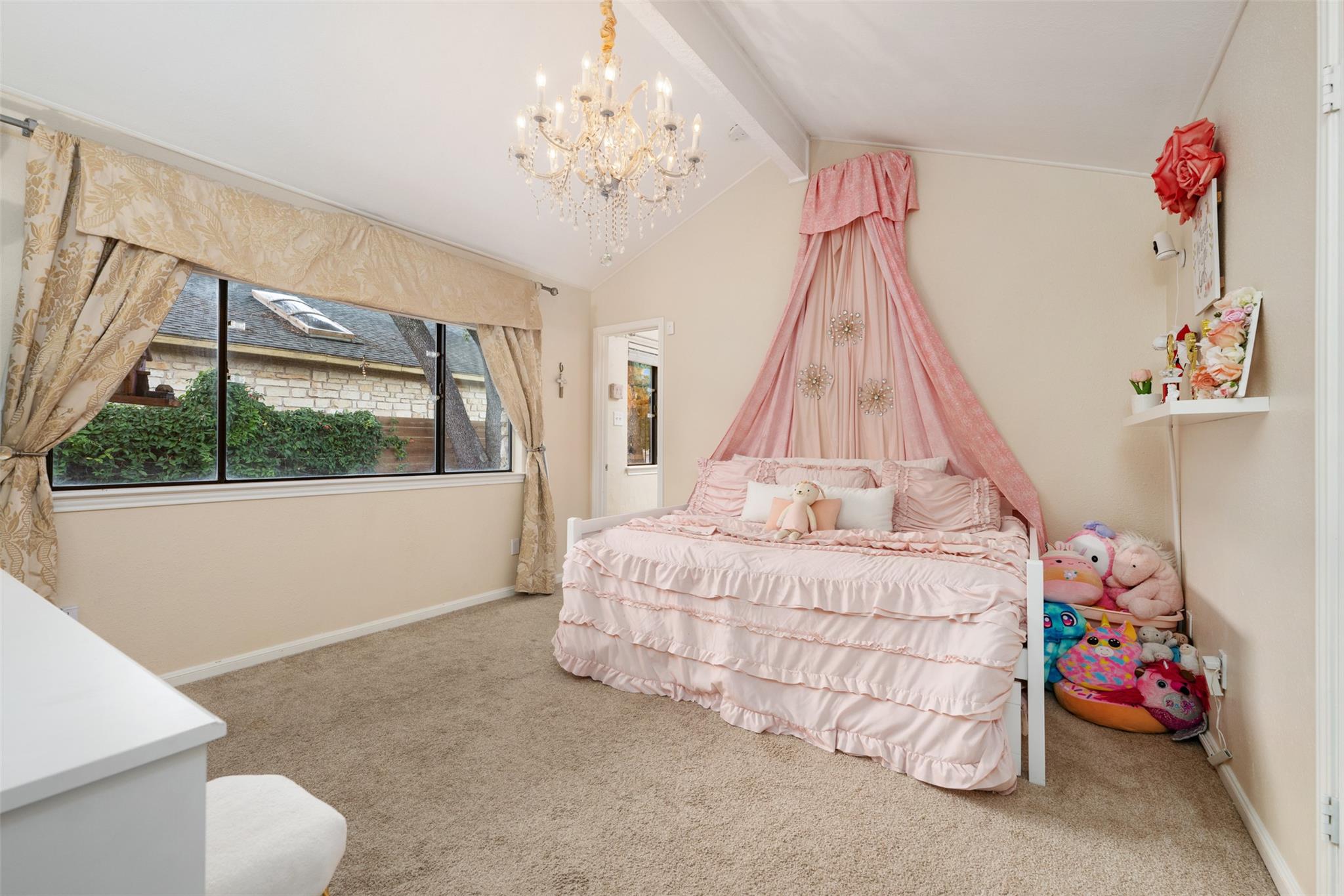 106 Sailmaster St, Lakeway, TX 78734