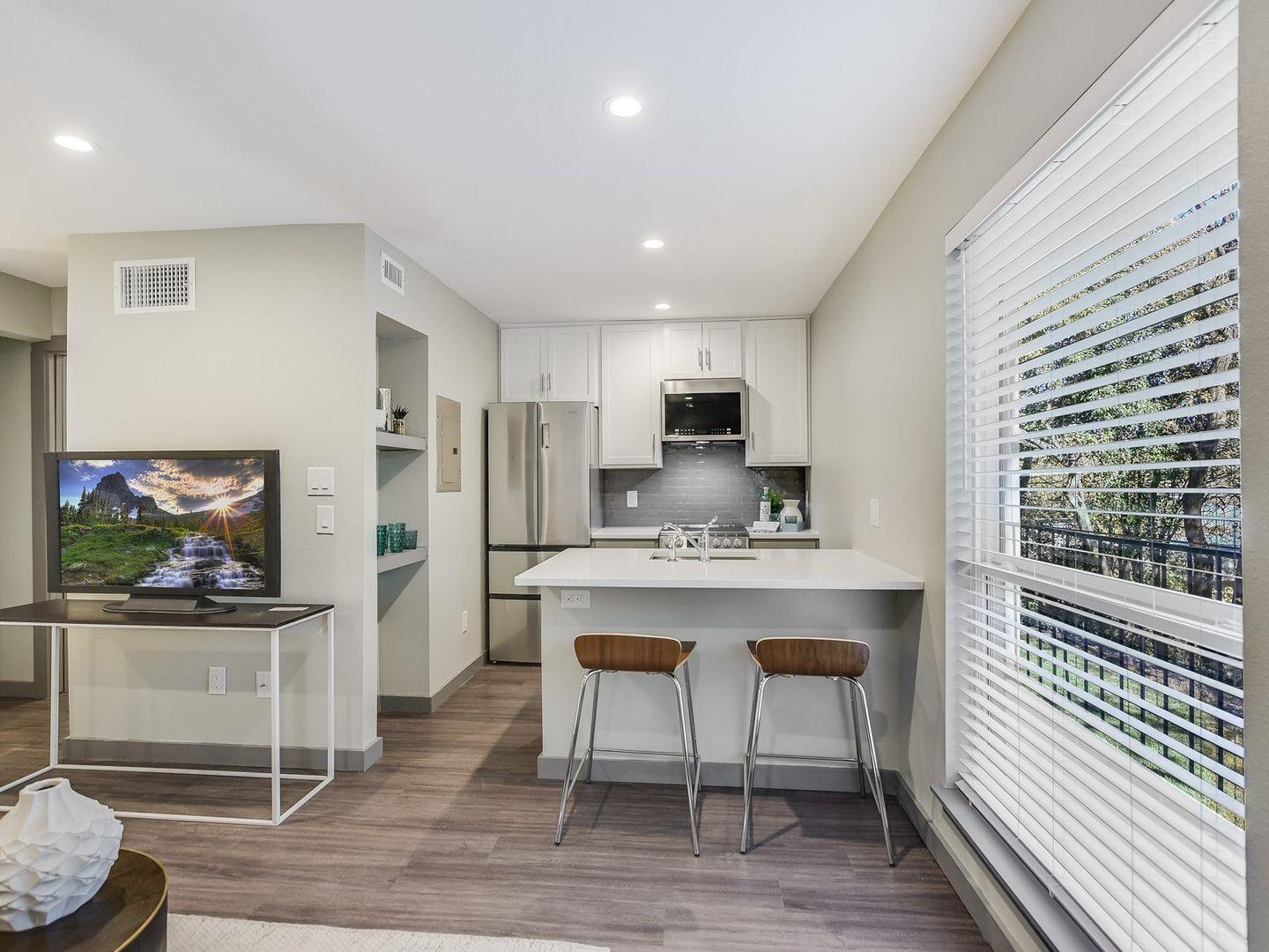 615 Upson St # 106, Austin, TX 78703