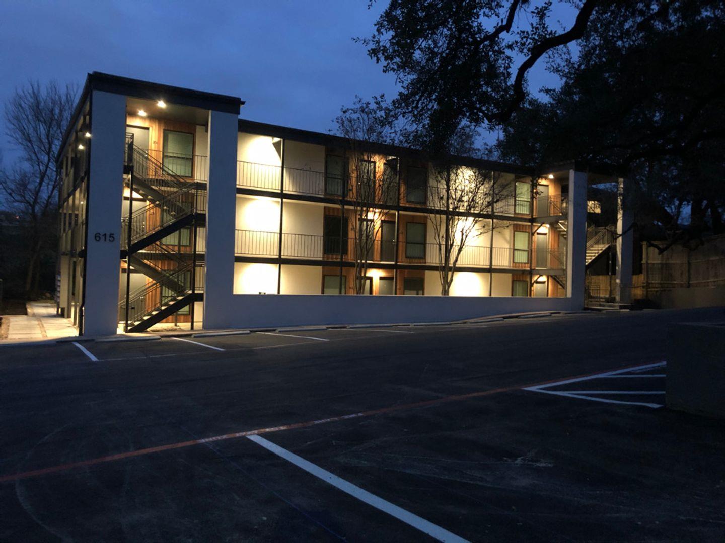 615 Upson St # 106, Austin, TX 78703