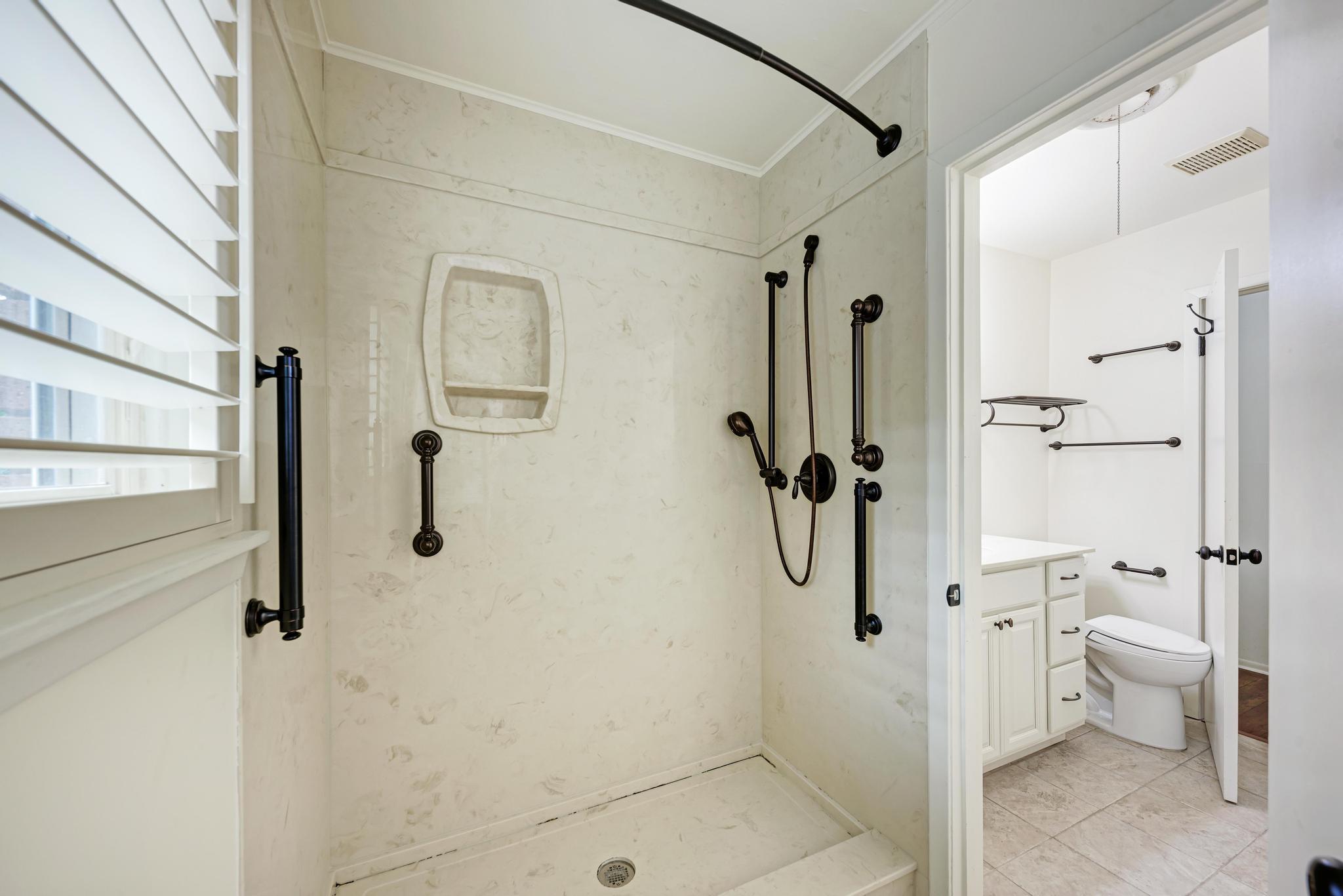 2500 Spring Creek Dr, Austin, TX 78704