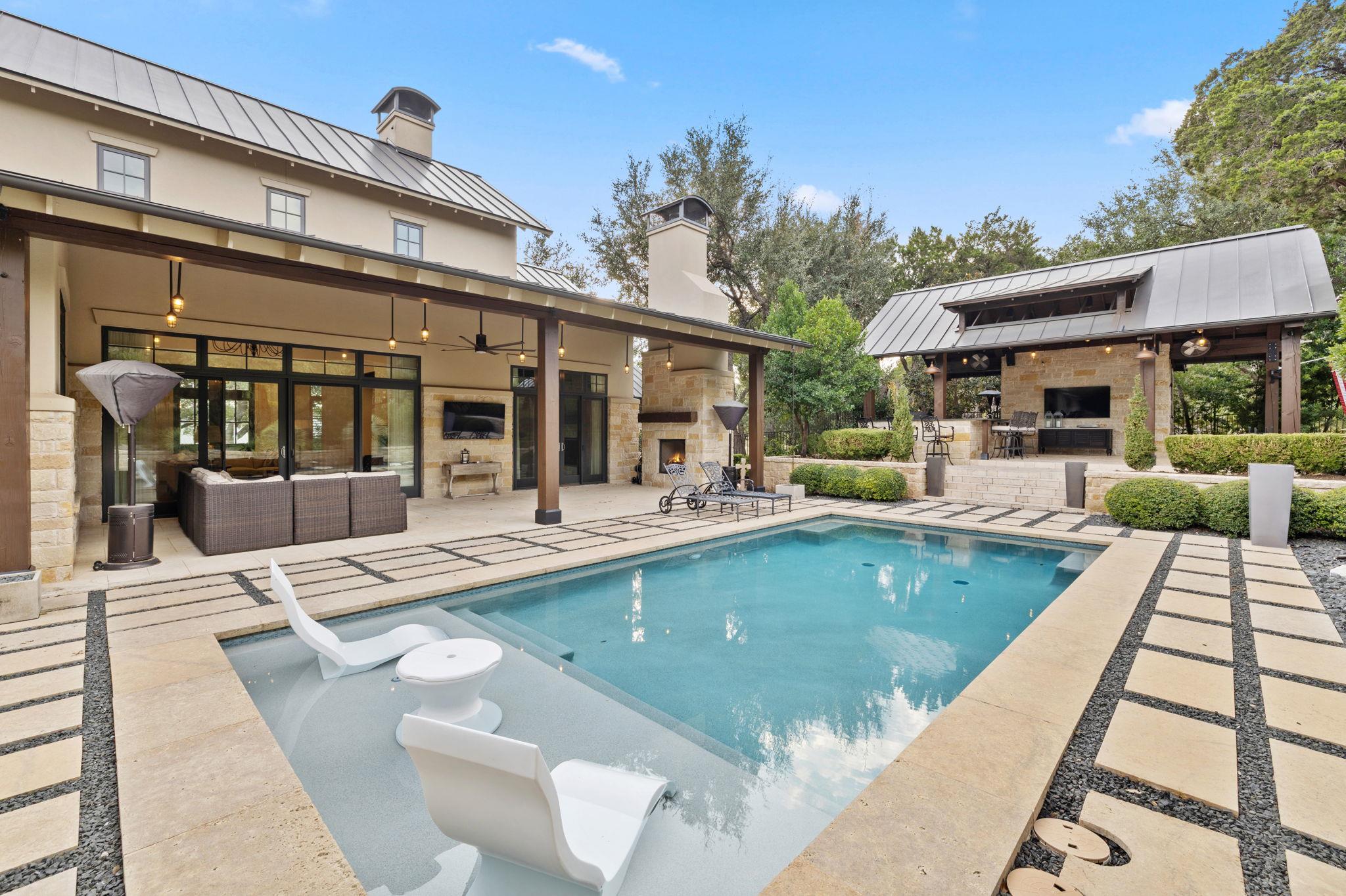 1909 Knights Chance Ln, Spicewood, TX 78669