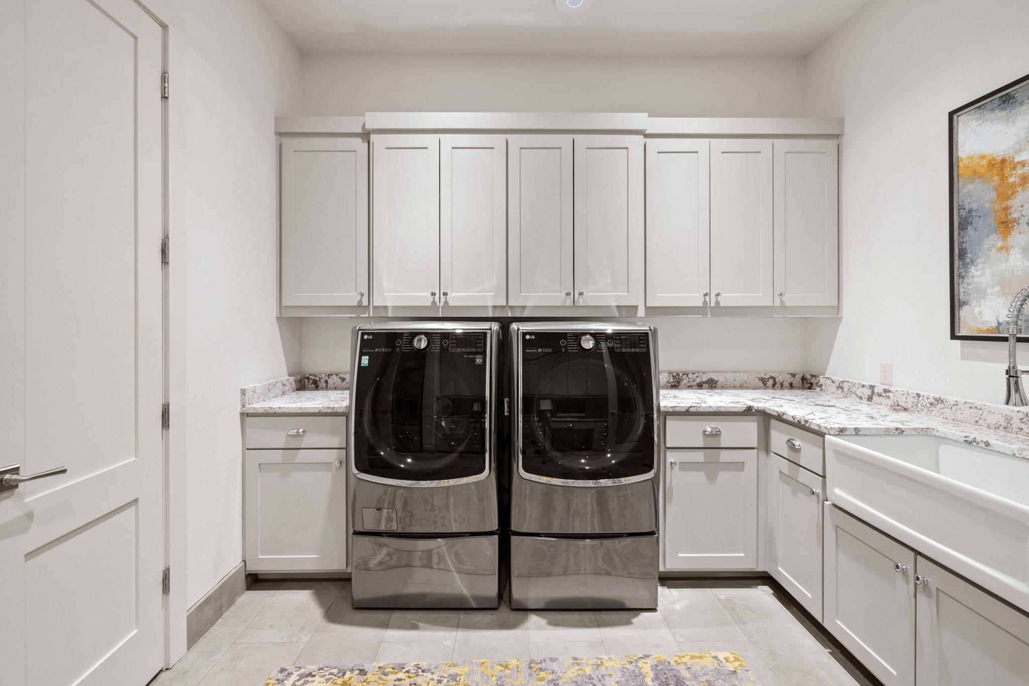 1909 Knights Chance Ln, Spicewood, TX 78669