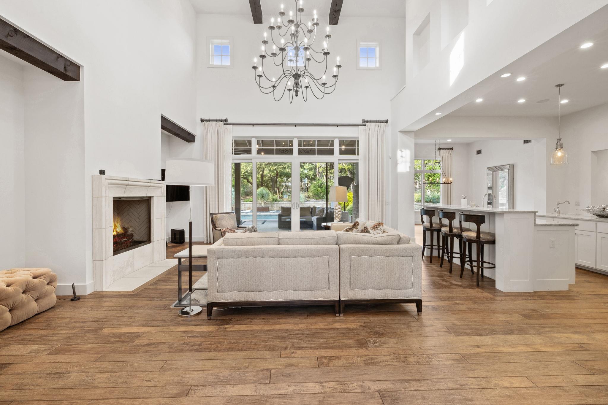 1909 Knights Chance Ln, Spicewood, TX 78669