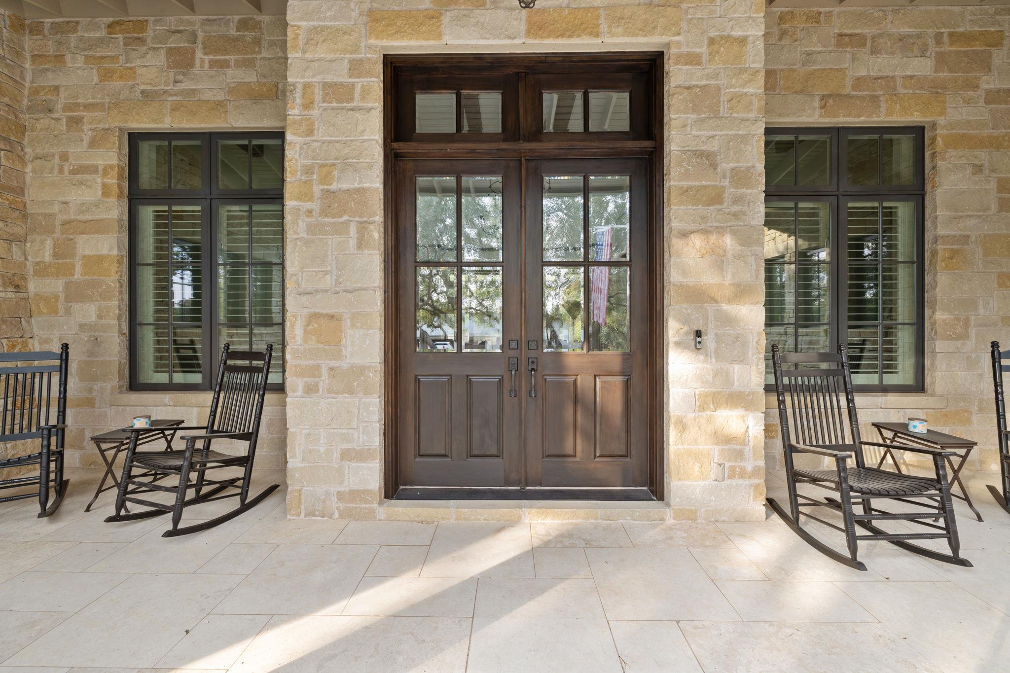 1909 Knights Chance Ln, Spicewood, TX 78669