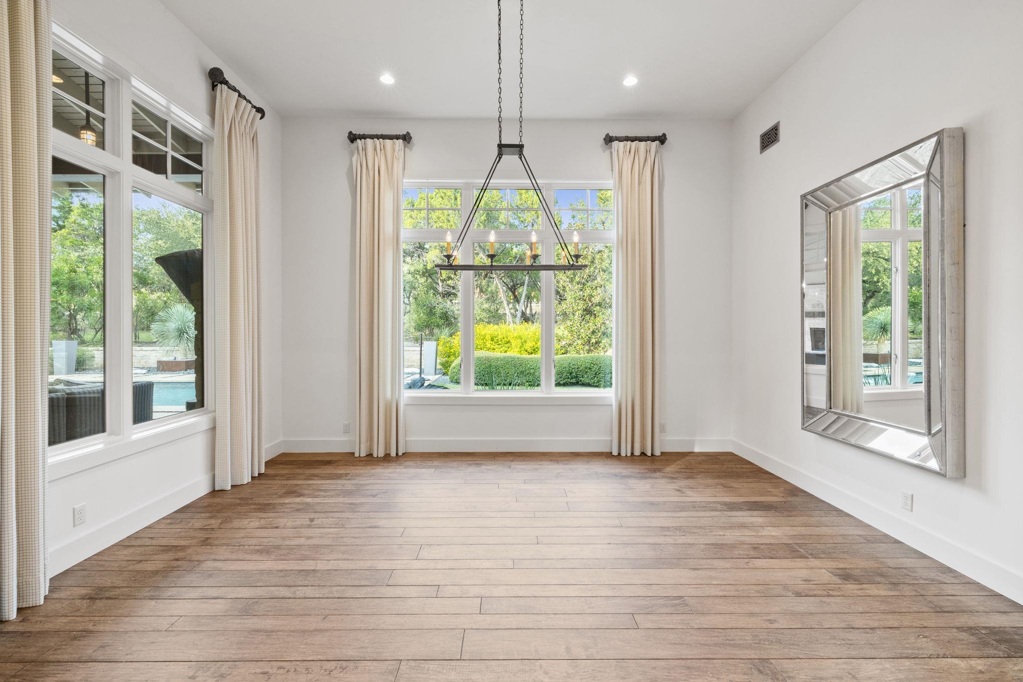 1909 Knights Chance Ln, Spicewood, TX 78669