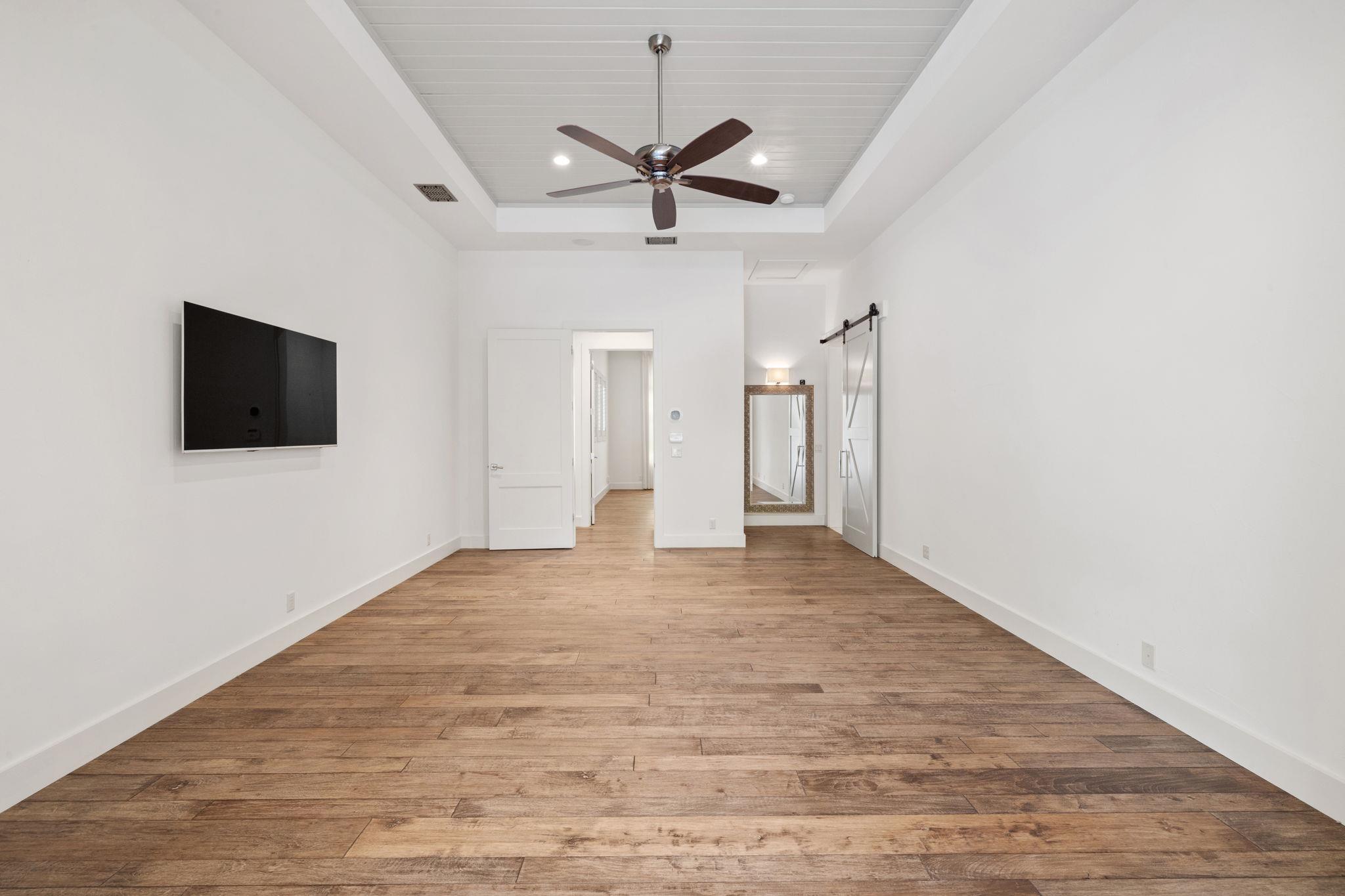 1909 Knights Chance Ln, Spicewood, TX 78669