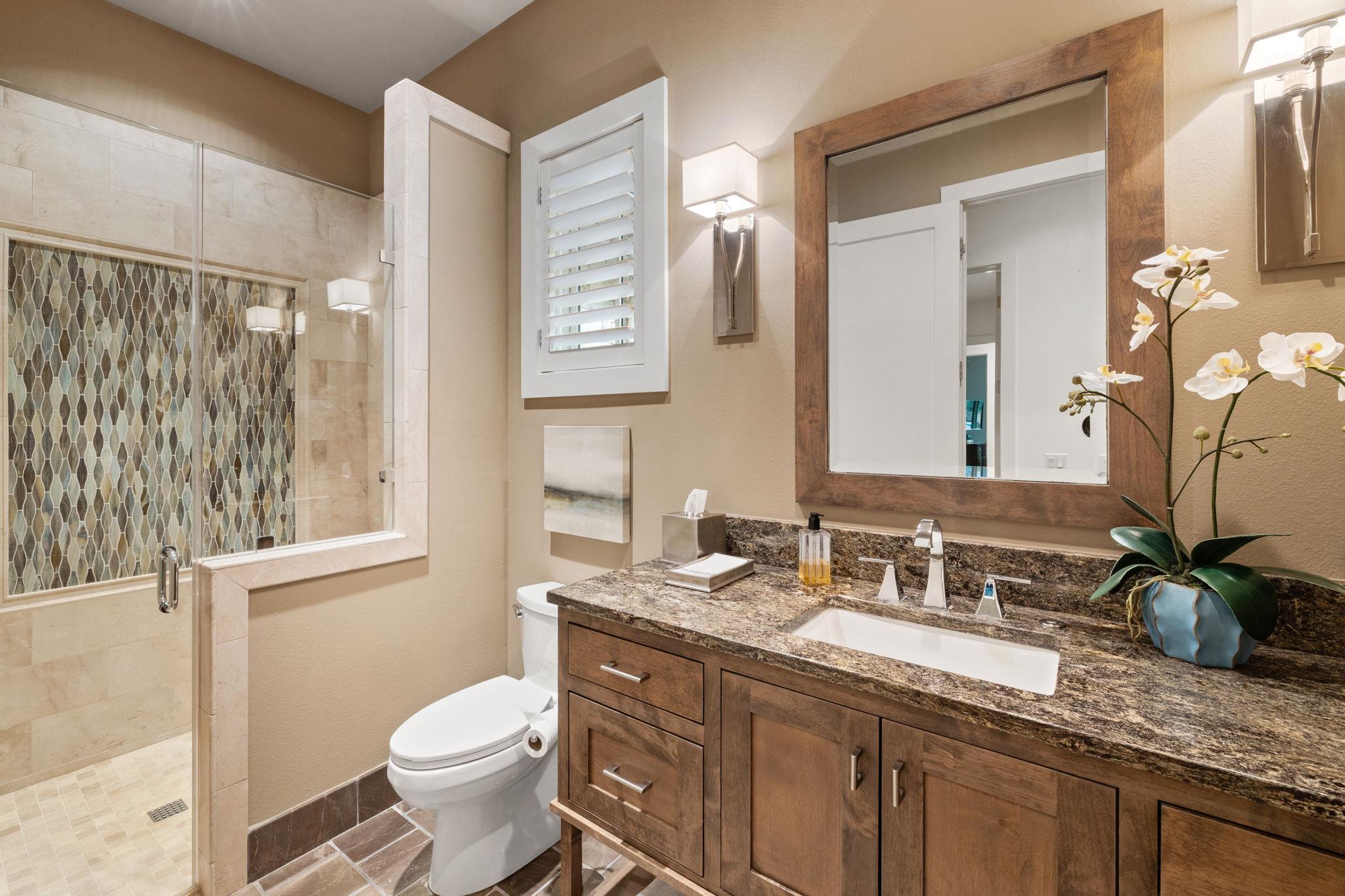 1909 Knights Chance Ln, Spicewood, TX 78669