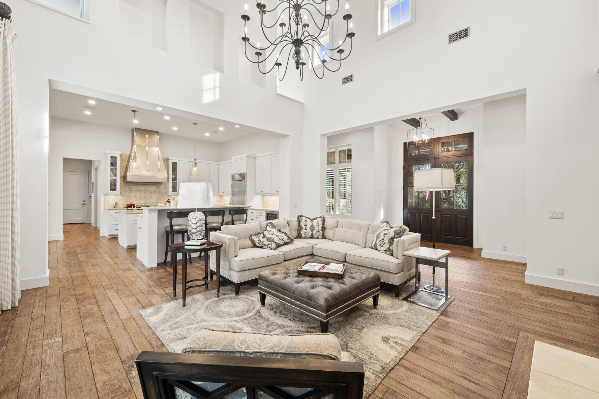 1909 Knights Chance Ln, Spicewood, TX 78669